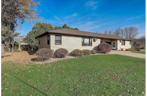 10 & 16 9th Ave, New Glarus, WI 53574