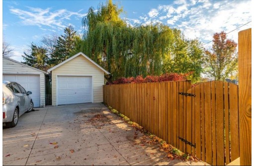 3154 Lindbergh St, Madison, WI 53704