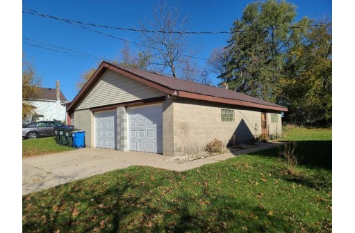 435 W Burns St, Portage, WI 53901