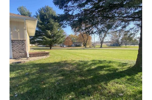 2413 S Victory Dr, Beloit, WI 53511