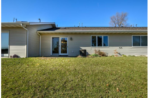 1573 N Dewey Ave, Reedsburg, WI 53959