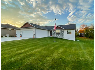 117 Caroline Ct Beaver Dam, WI 53916