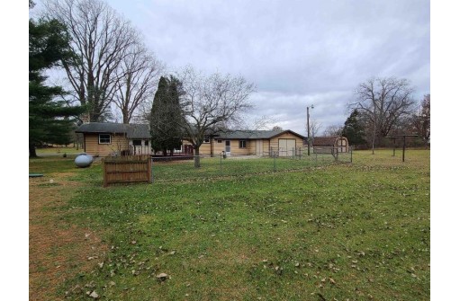 N6640 Meadowview Dr, Pardeeville, WI 53954