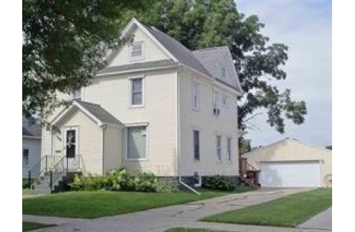 508 Grove St, Beaver Dam, WI 53916