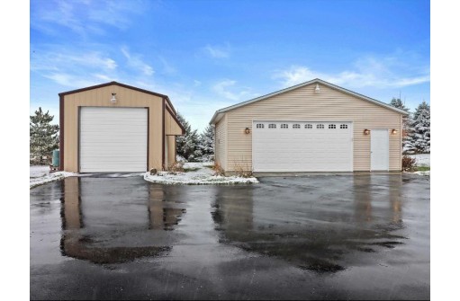 2829 Clover Ln, Sun Prairie, WI 53590