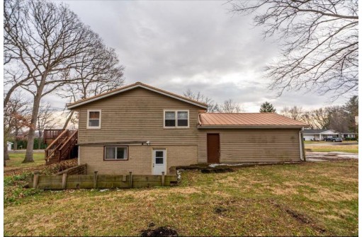 1732 W Lois Ln, Edgerton, WI 53534