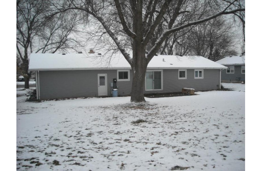 870 S Perry Pky, Oregon, WI 53575