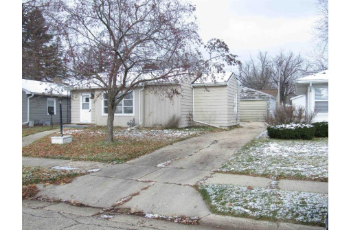 1216 Lapham St, Janesville, WI 53546