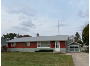 711 6th St Baraboo, WI 53913