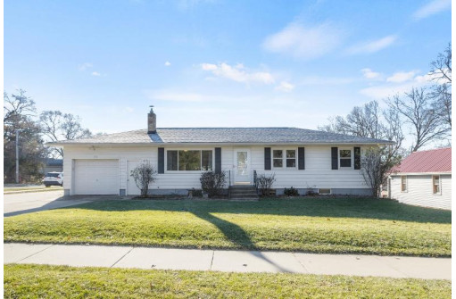 206 W Slifer St, Portage, WI 53901