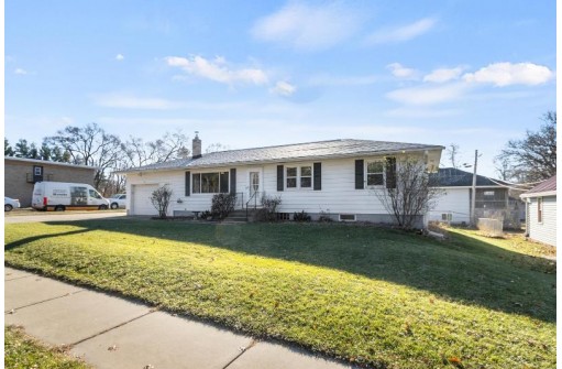 206 W Slifer St, Portage, WI 53901