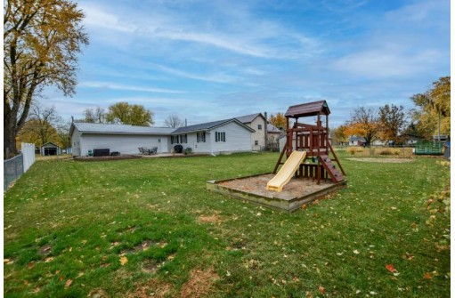 1205 E 6th Ave, Brodhead, WI 53520