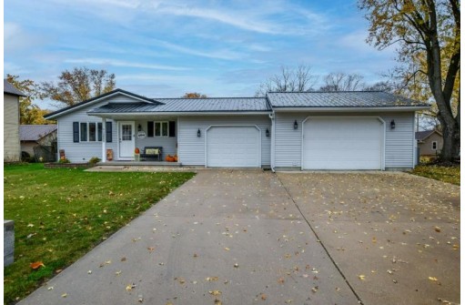 1205 E 6th Ave, Brodhead, WI 53520