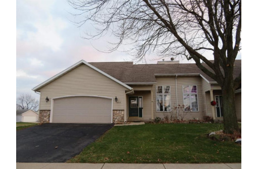 4458 Woodgate Dr, Janesville, WI 53546