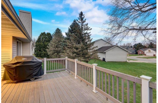 214 W Verleen Ave, Waunakee, WI 53597