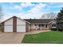 214 W Verleen Ave, Waunakee, WI 53597