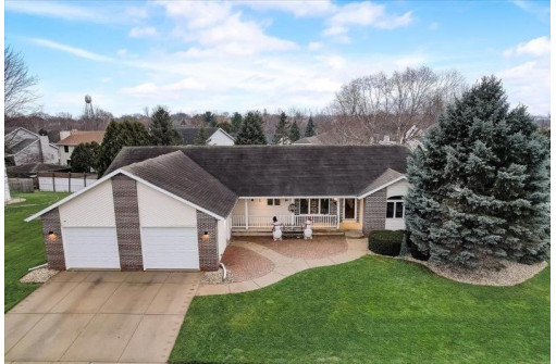 214 W Verleen Ave, Waunakee, WI 53597