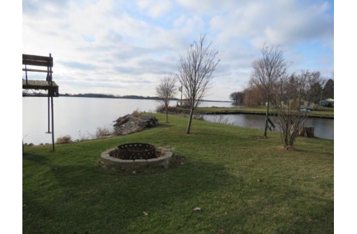 W9777 Breezy Point Rd, Fox Lake, WI 53933-0000