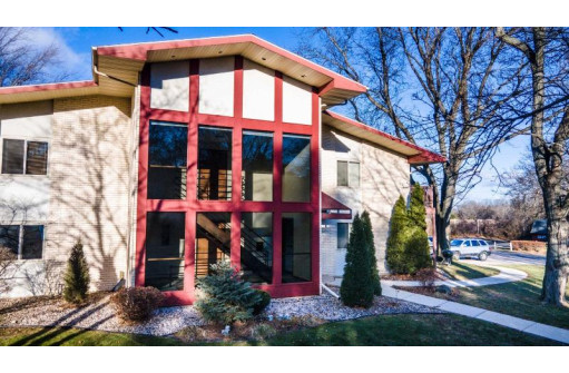 50 Whitcomb Cir 11, Madison, WI 53711