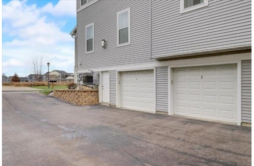 3078 Triumph Dr 1, Sun Prairie, WI 53590