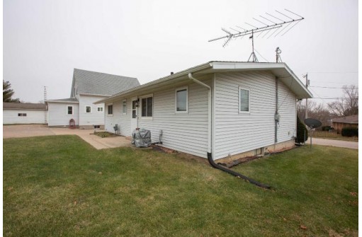 250 Jewett St, Platteville, WI 53818