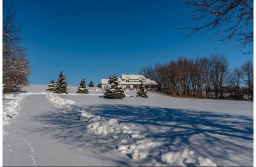 6714 Patton Rd, Waunakee, WI 53597