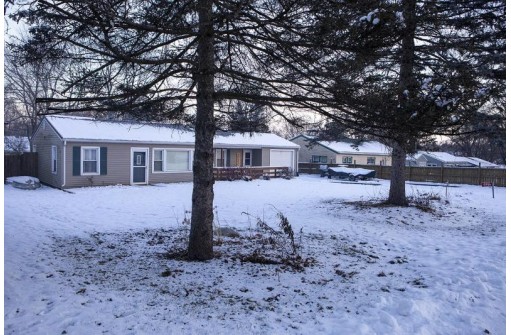 10986 N Gladys Dr, Edgerton, WI 53534