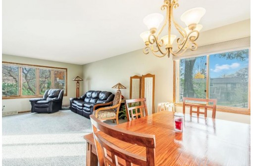 5506 Valley Dr, McFarland, WI 53558