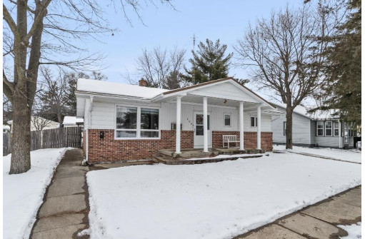 409 E Carroll St, Portage, WI 53901