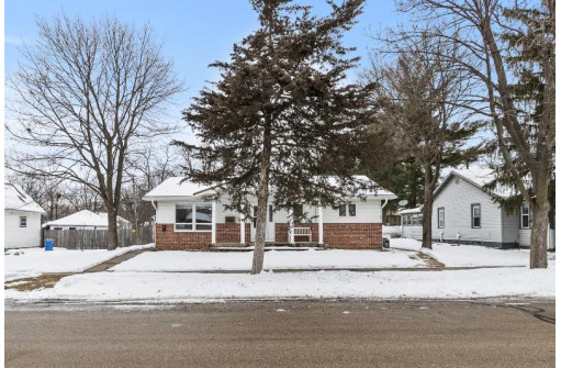 409 E Carroll St, Portage, WI 53901