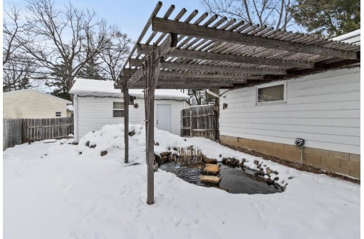 409 E Carroll St, Portage, WI 53901