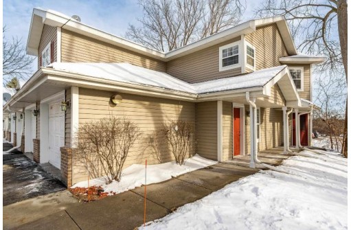 6243 Middleton Springs Dr, Middleton, WI 53562