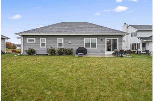 1022 Aldora Ln, Waunakee, WI 53597