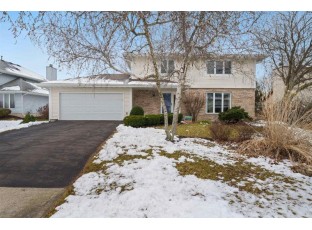 2847 Charleston Dr Fitchburg, WI 53711