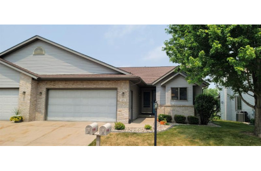 25 Village Homes Drive, Waunakee, WI 53597