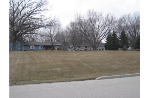 635 Hollander St, Markesan, WI 53946