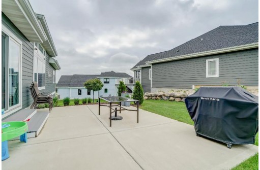 1008 Brynhill Dr, Oregon, WI 53575