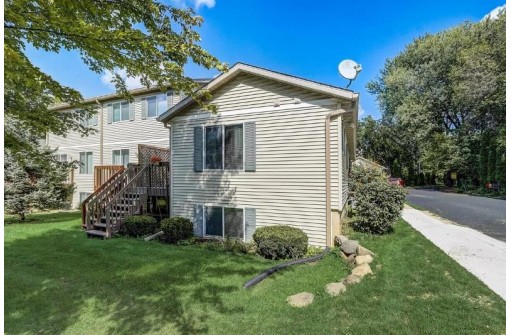 1033 Melvin Ct, Madison, WI 53704