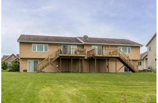 220 Ineichen Dr, Verona, WI 53593