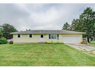 330 Maynard Dr Sun Prairie, WI 53590