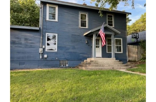 1002 Harding St, Janesville, WI 53545