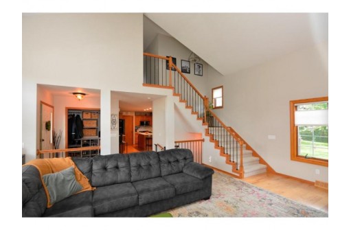 1905 Manchester Xing, Waunakee, WI 53597