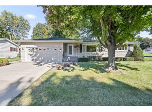 105 8th St Waunakee, WI 53597