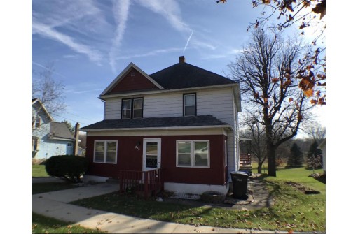 335 S Main St, Fall River, WI 53932