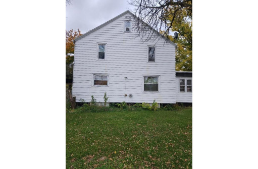 144 E Union St, Lone Rock, WI 53556