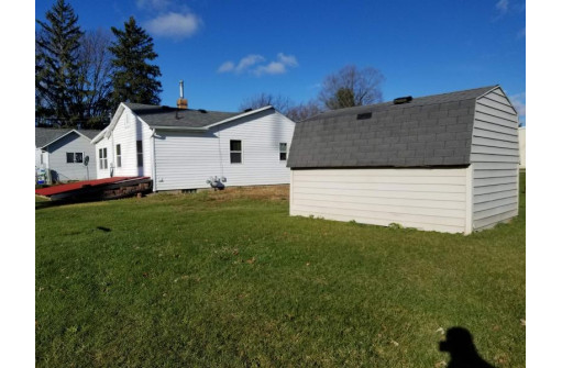 228 Tomlinson St, Poynette, WI 53955-8574