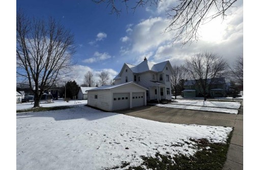 118 10th Ave, New Glarus, WI 53574