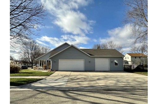 1223 22nd St, Monroe, WI 53566