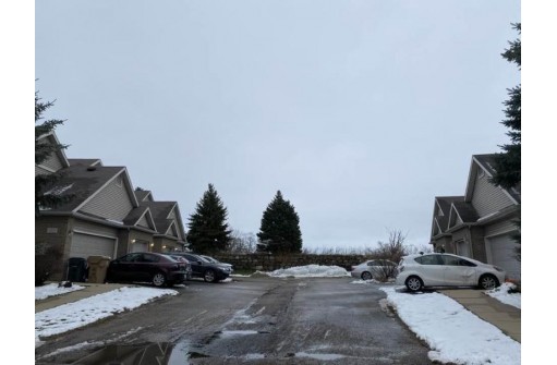 1321 Glacier Hill Dr 2, Madison, WI 53704