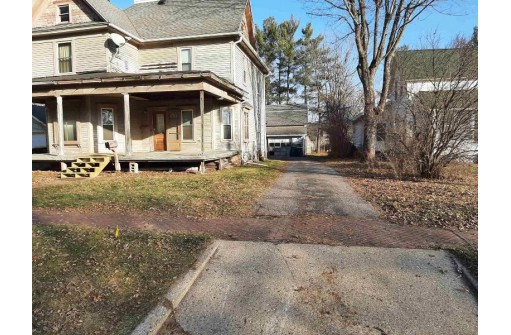 544 Laurel St, Reedsburg, WI 53959